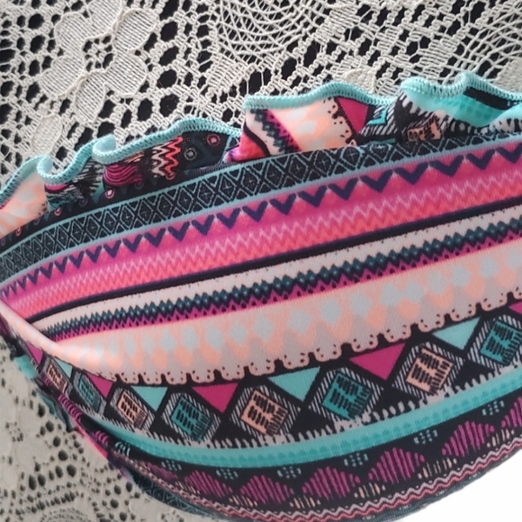 Shade & Shore multi-patterned bikini top size 34B - Picture 2 of 6